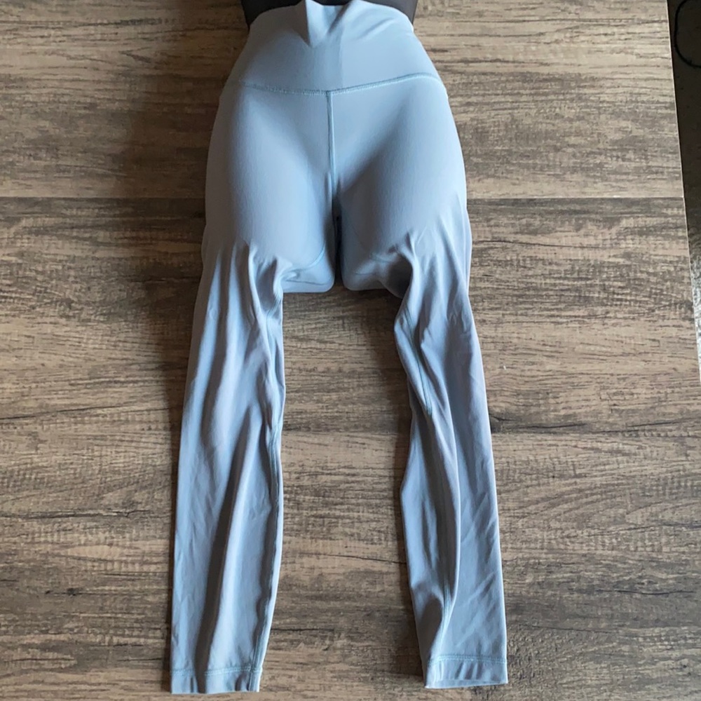 Women’s light blue lululemon leggings